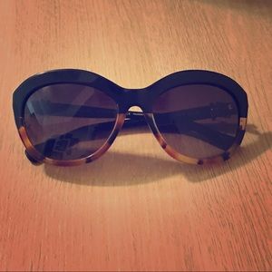 Like New Coach Polarized Blck Tortoise Sunglasses